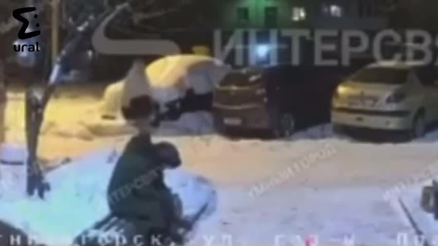 Зумеры избивают